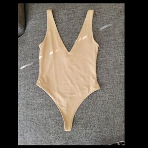 Babaton Low V-Neck Bodysuit